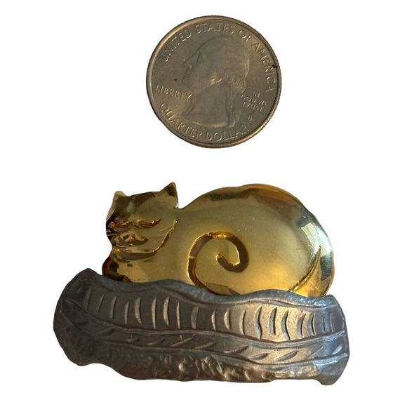 Pewter & Goldtone Cat Sleeping in Bed Brooch Pin Vintage Unsigned Jewelry - Picture 3 of 7